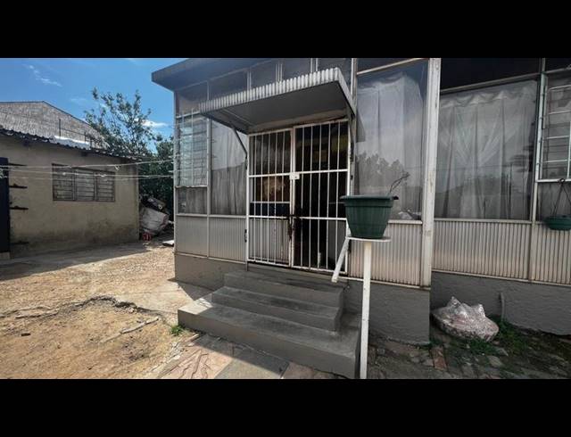 7 BEDROOM HOUSE FOR SALE IN FOREST HILL